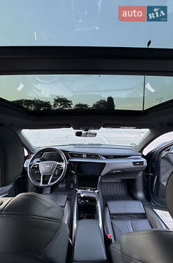 Позашляховик / Кросовер Audi e-tron 2020 в 