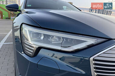 Позашляховик / Кросовер Audi e-tron 2020 в 