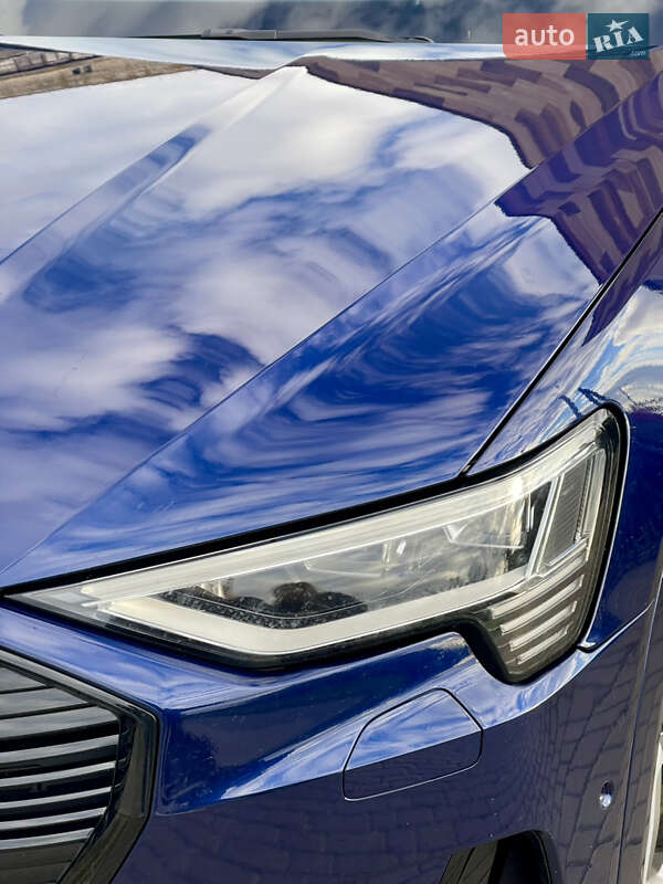 Позашляховик / Кросовер Audi e-tron 2021 в Києві