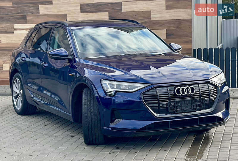 Позашляховик / Кросовер Audi e-tron 2021 в Києві