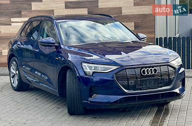 Позашляховик / Кросовер Audi e-tron 2021 в 