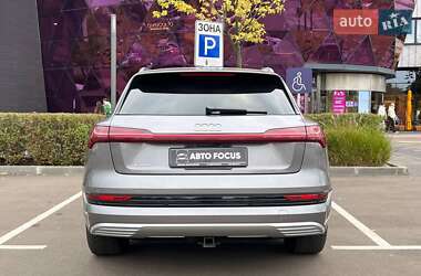 Внедорожник / Кроссовер Audi e-tron 2019 в 