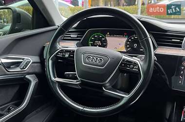 Внедорожник / Кроссовер Audi e-tron 2019 в 