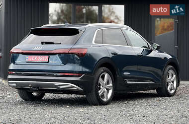 Позашляховик / Кросовер Audi e-tron 2019 в 