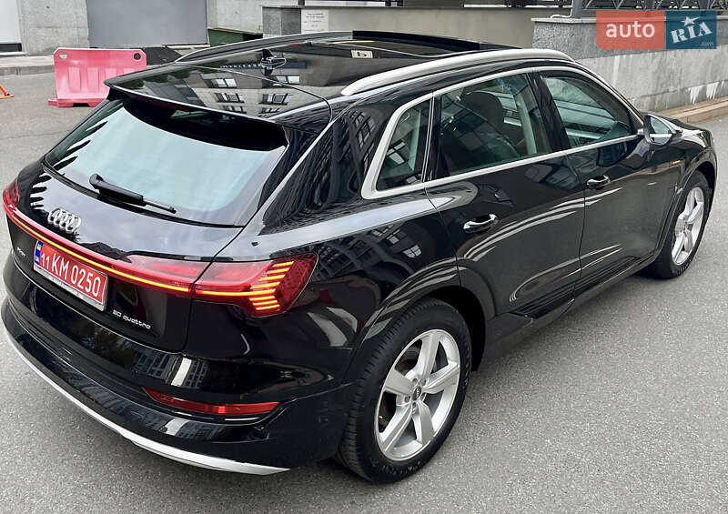Позашляховик / Кросовер Audi e-tron 2019 в Києві