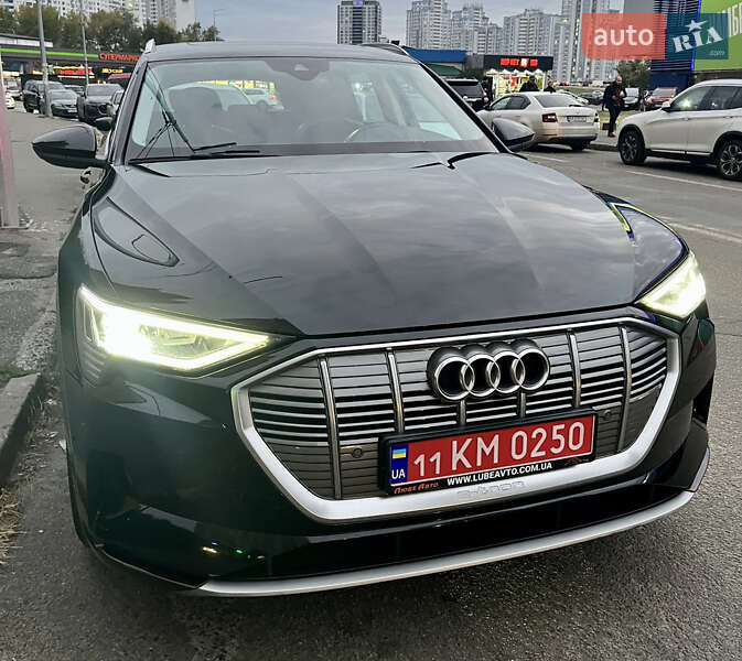 Позашляховик / Кросовер Audi e-tron 2019 в Києві