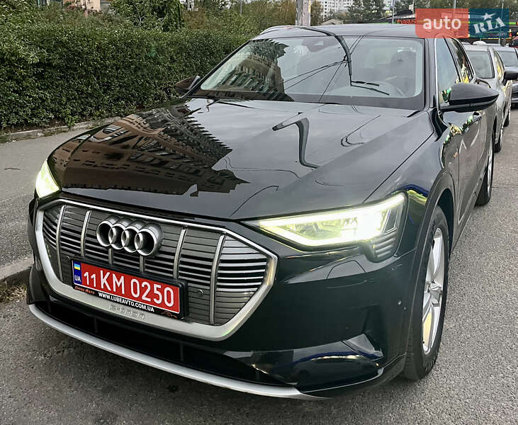 Позашляховик / Кросовер Audi e-tron 2019 в Києві