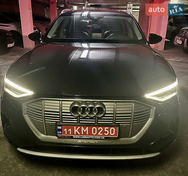 Позашляховик / Кросовер Audi e-tron 2019 в Києві