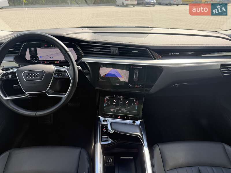 Позашляховик / Кросовер Audi e-tron 2021 в Городку