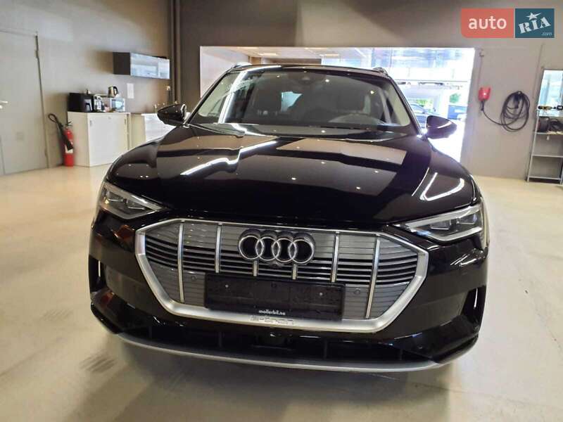 Позашляховик / Кросовер Audi e-tron 2019 в Києві фото 19 Позашляховик / Кросовер Audi e-tron 2019 в Києві
