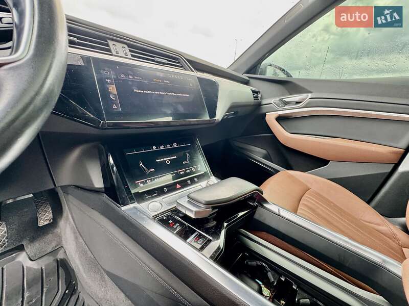 Внедорожник / Кроссовер Audi e-tron 2019 в Сарнах