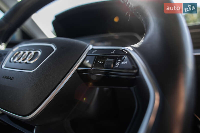 Позашляховик / Кросовер Audi e-tron 2021 в Львові