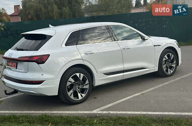 Внедорожник / Кроссовер Audi e-tron 2021 в 