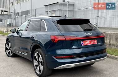 Позашляховик / Кросовер Audi e-tron 2020 в 