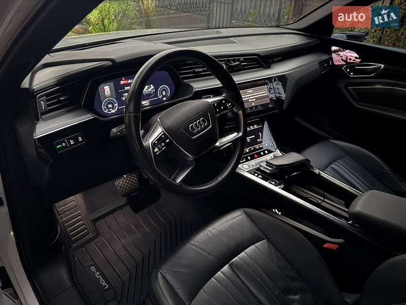 Внедорожник / Кроссовер Audi e-tron 2019 в Днепре фото 13 Внедорожник / Кроссовер Audi e-tron 2019 в Днепре