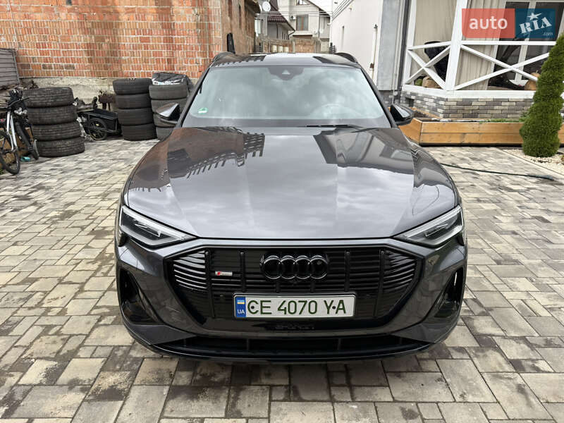 Позашляховик / Кросовер Audi e-tron 2022 в Чернівцях