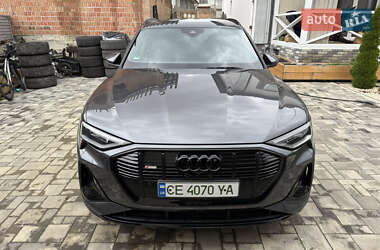 Позашляховик / Кросовер Audi e-tron 2022 в 