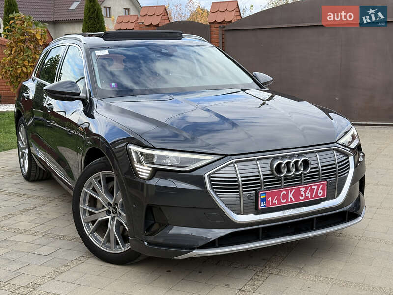 Внедорожник / Кроссовер Audi e-tron 2021 в 