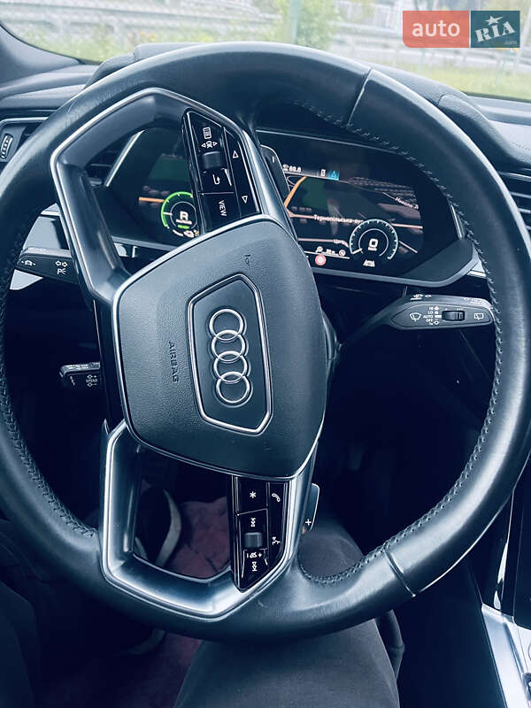 Позашляховик / Кросовер Audi e-tron 2019 в Бродах