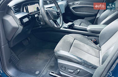 Позашляховик / Кросовер Audi e-tron 2019 в  фото 7 Позашляховик / Кросовер Audi e-tron 2019 в