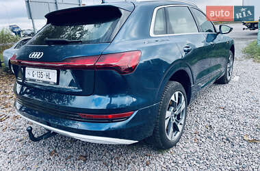 Позашляховик / Кросовер Audi e-tron 2019 в  фото 4 Позашляховик / Кросовер Audi e-tron 2019 в