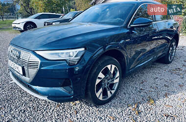 Позашляховик / Кросовер Audi e-tron 2019 в  фото 28 Позашляховик / Кросовер Audi e-tron 2019 в