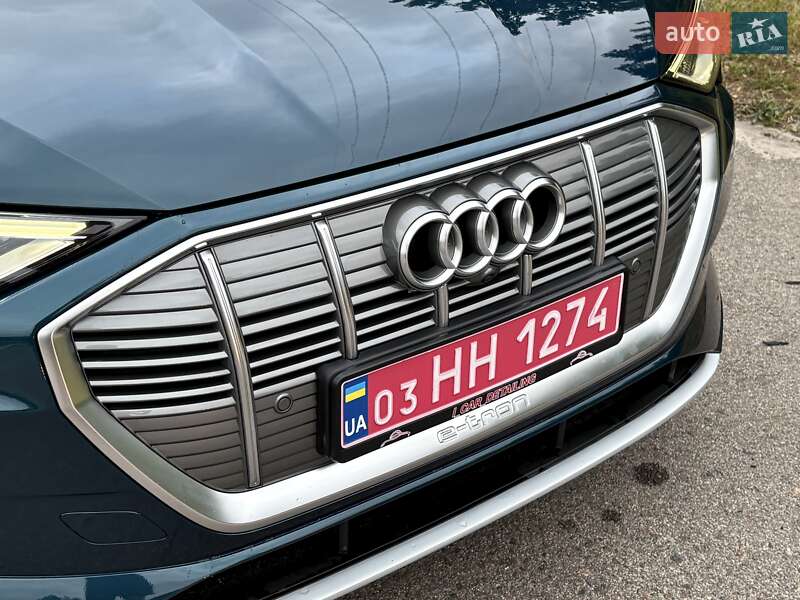 Позашляховик / Кросовер Audi e-tron 2021 в Києві