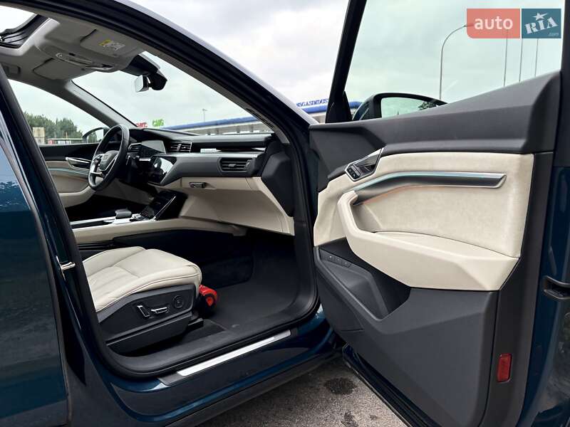 Позашляховик / Кросовер Audi e-tron 2021 в Києві