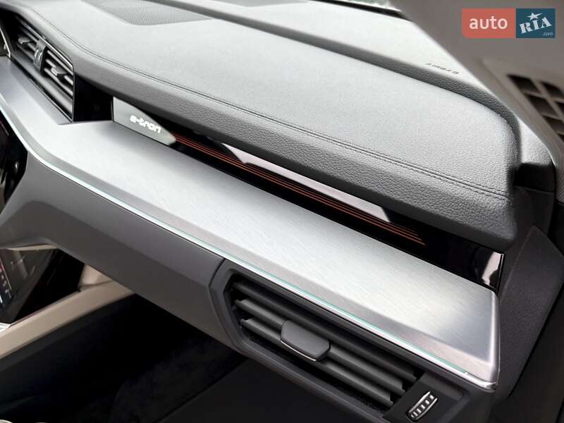 Позашляховик / Кросовер Audi e-tron 2021 в Києві
