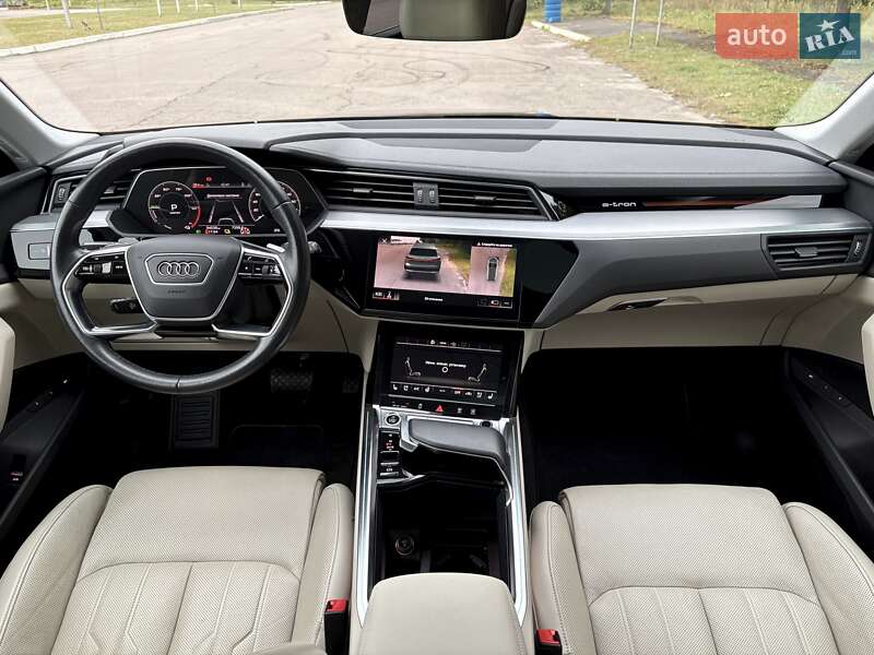 Позашляховик / Кросовер Audi e-tron 2021 в Києві