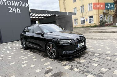 Позашляховик / Кросовер Audi e-tron 2020 в 