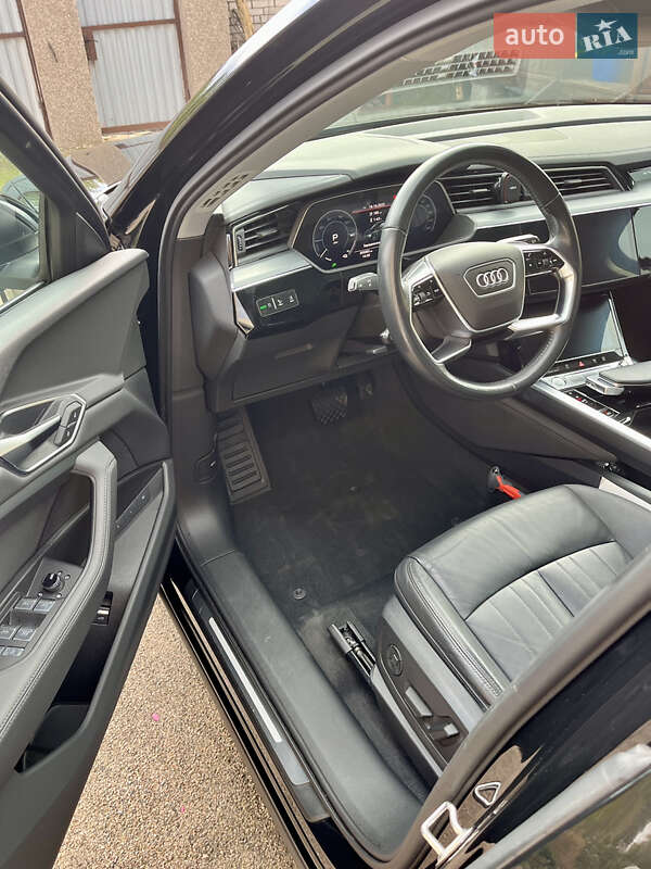 Позашляховик / Кросовер Audi e-tron 2019 в Києві