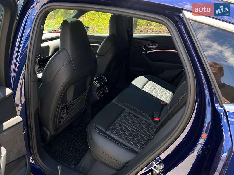 Позашляховик / Кросовер Audi e-tron 2021 в Києві фото 19 Позашляховик / Кросовер Audi e-tron 2021 в Києві