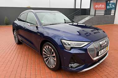 Позашляховик / Кросовер Audi e-tron 2021 в  фото 15 Позашляховик / Кросовер Audi e-tron 2021 в