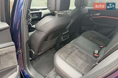 Позашляховик / Кросовер Audi e-tron 2021 в  фото 17 Позашляховик / Кросовер Audi e-tron 2021 в