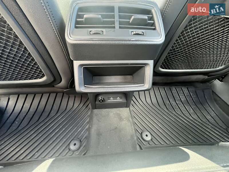 Позашляховик / Кросовер Audi e-tron 2023 в Ужгороді фото 16 Позашляховик / Кросовер Audi e-tron 2023 в Ужгороді