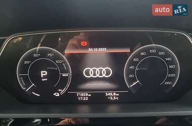 Позашляховик / Кросовер Audi e-tron 2021 в 