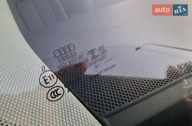 Позашляховик / Кросовер Audi e-tron 2021 в 