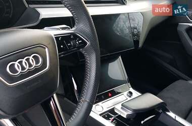 Позашляховик / Кросовер Audi e-tron 2019 в  фото 14 Позашляховик / Кросовер Audi e-tron 2019 в
