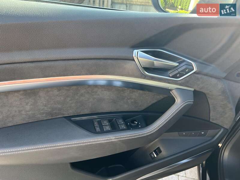 Позашляховик / Кросовер Audi e-tron 2019 в Ковелі