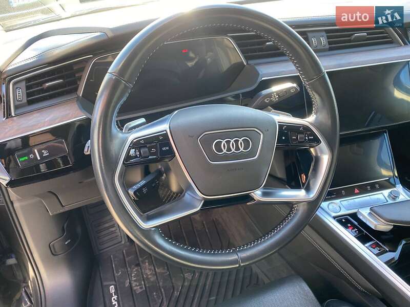 Внедорожник / Кроссовер Audi e-tron 2019 в Львове фото 14 Внедорожник / Кроссовер Audi e-tron 2019 в Львове