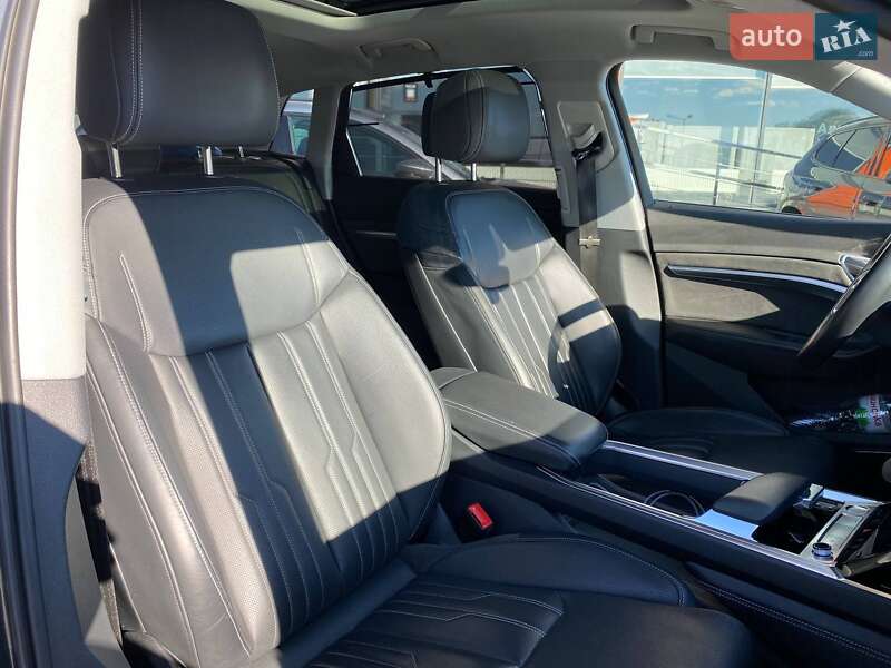 Внедорожник / Кроссовер Audi e-tron 2019 в Львове фото 29 Внедорожник / Кроссовер Audi e-tron 2019 в Львове