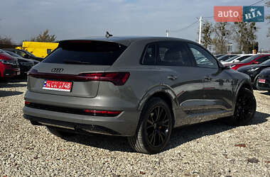 Внедорожник / Кроссовер Audi e-tron 2022 в 