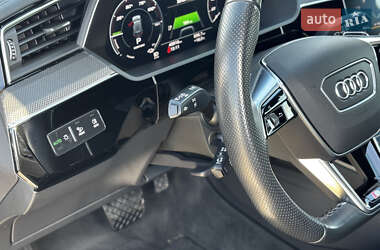 Внедорожник / Кроссовер Audi e-tron 2022 в 