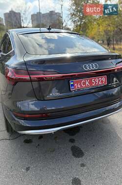 Позашляховик / Кросовер Audi e-tron 2022 в  фото 6 Позашляховик / Кросовер Audi e-tron 2022 в
