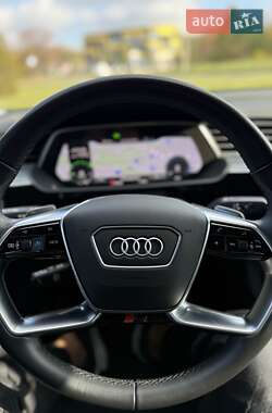 Позашляховик / Кросовер Audi e-tron 2022 в  фото 26 Позашляховик / Кросовер Audi e-tron 2022 в