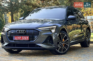 Внедорожник / Кроссовер Audi e-tron 2020 в 