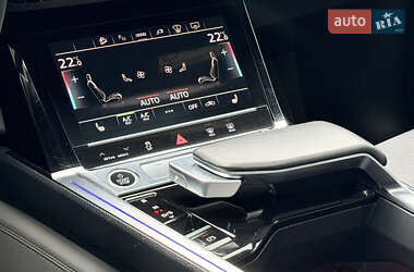 Внедорожник / Кроссовер Audi e-tron 2020 в 