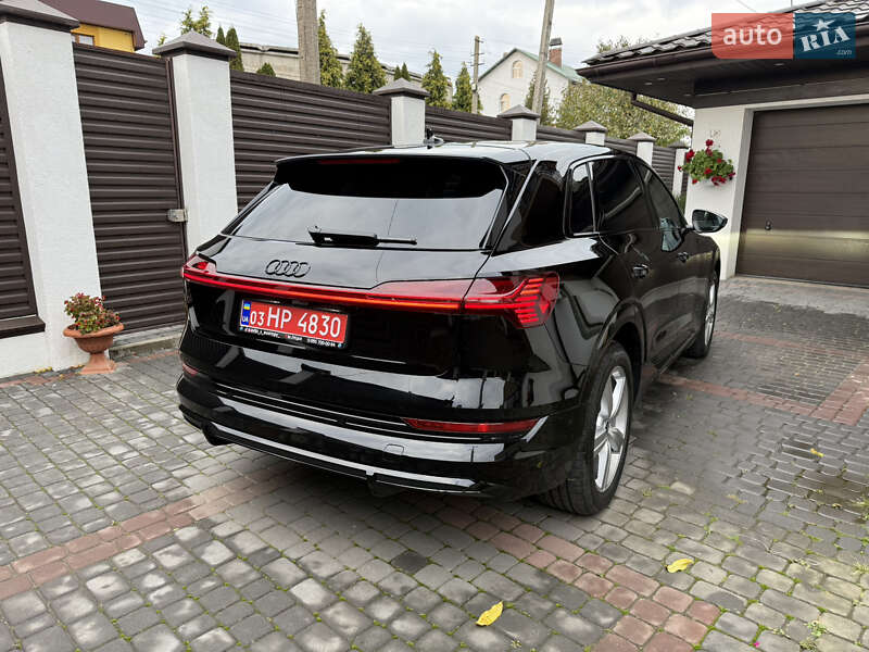 Позашляховик / Кросовер Audi e-tron 2022 в Луцьку