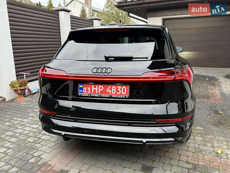 Позашляховик / Кросовер Audi e-tron 2022 в Луцьку